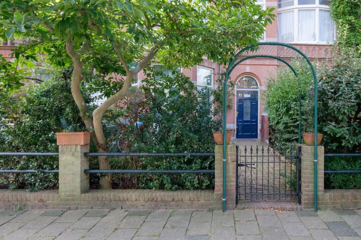 Apartment Flora's Palace - Scheveningen *