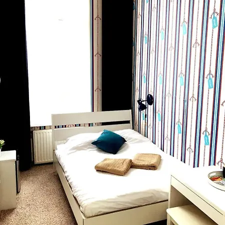 Flora's Palace - Scheveningen Appartement *