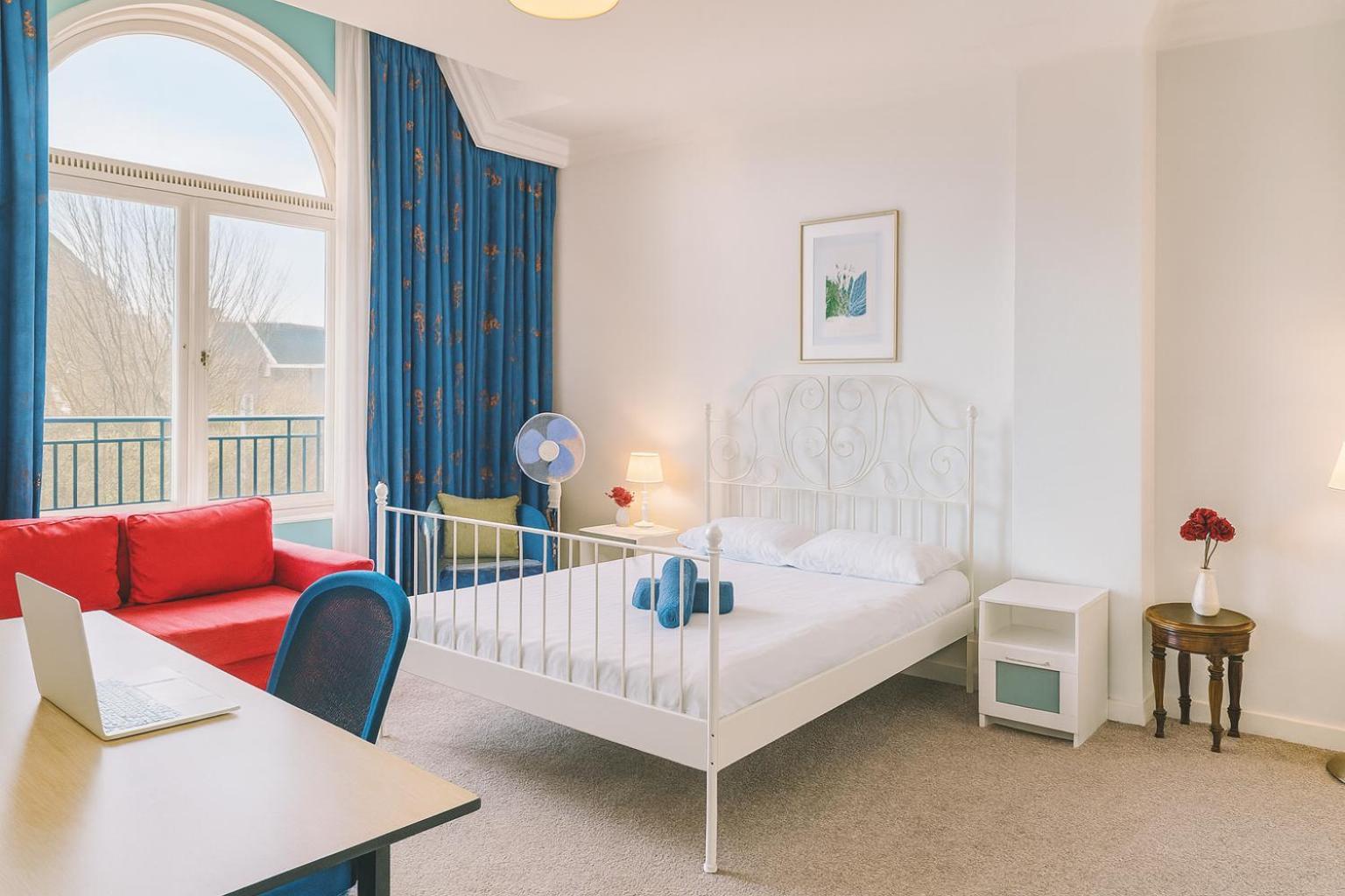 Flora's Palace - Scheveningen Appartement *